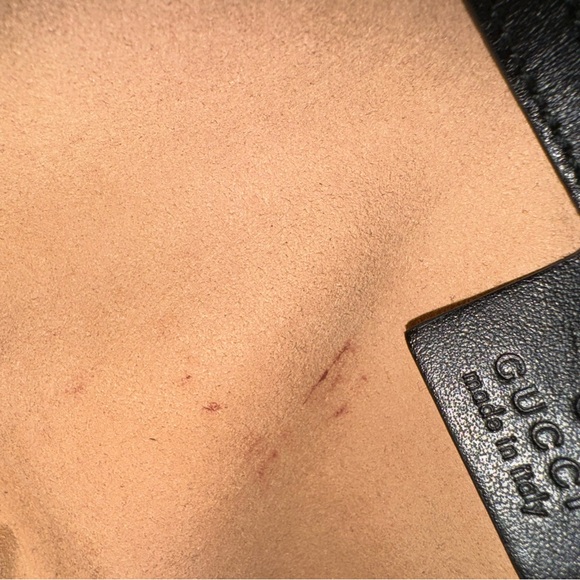 GUCCI MARMONT MEDIUM SHOULDER BAG - Picture 9 of 10